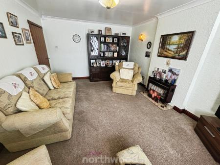 3 bedroom Bungalow for sale in Harpenden Drive, Dunscroft, Doncaster, DN7