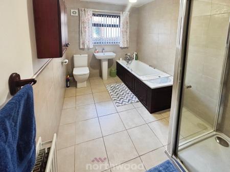 3 bedroom Bungalow for sale in Harpenden Drive, Dunscroft, Doncaster, DN7