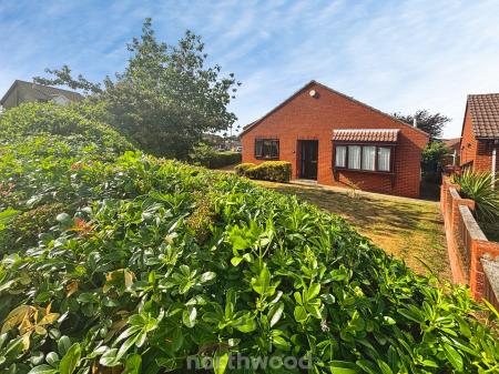 3 bedroom Bungalow for sale in Harpenden Drive, Dunscroft, Doncaster, DN7