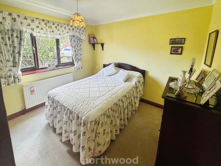 3 bedroom Bungalow for sale in Harpenden Drive, Dunscroft, Doncaster, DN7
