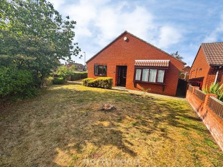 3 bedroom Bungalow for sale in Harpenden Drive, Dunscroft, Doncaster, DN7