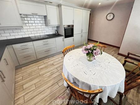 3 bedroom Bungalow for sale in Harpenden Drive, Dunscroft, Doncaster, DN7