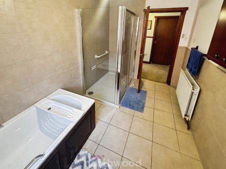 3 bedroom Bungalow for sale in Harpenden Drive, Dunscroft, Doncaster, DN7