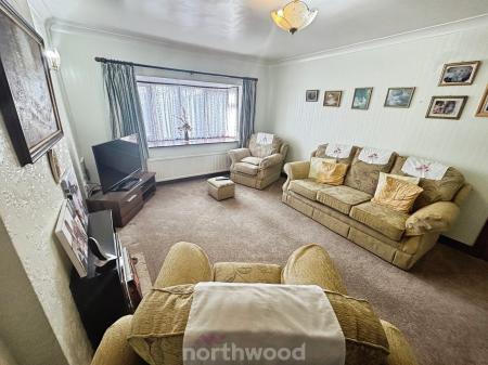 3 bedroom Bungalow for sale in Harpenden Drive, Dunscroft, Doncaster, DN7