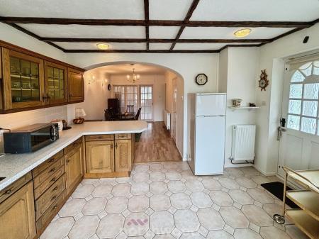 2 bedroom Bungalow for sale in Brockenhurst Road, Doncaster, DN7