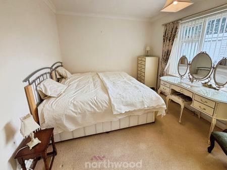 2 bedroom Bungalow for sale in Brockenhurst Road, Doncaster, DN7