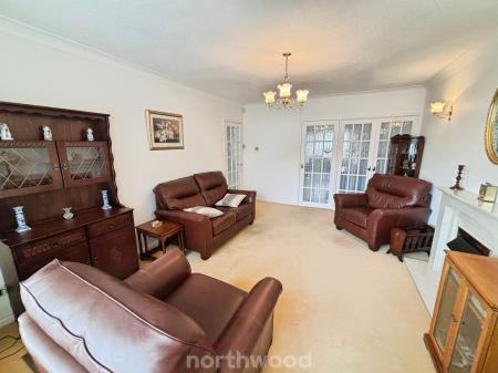 2 bedroom Bungalow for sale in Brockenhurst Road, Doncaster, DN7