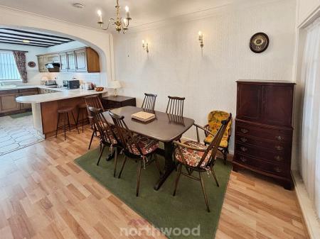 2 bedroom Bungalow for sale in Brockenhurst Road, Doncaster, DN7