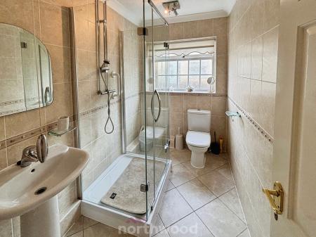 2 bedroom Bungalow for sale in Brockenhurst Road, Doncaster, DN7