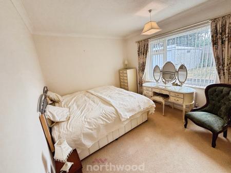2 bedroom Bungalow for sale in Brockenhurst Road, Doncaster, DN7