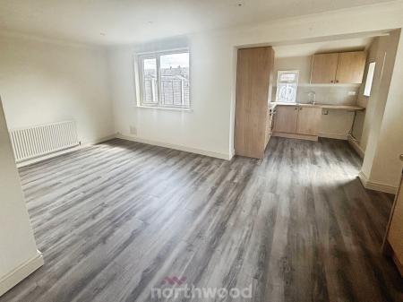 3 bedroom Semi-detached house to let in Windermere Crescent, Kirk Sandall, Doncaster, DN3