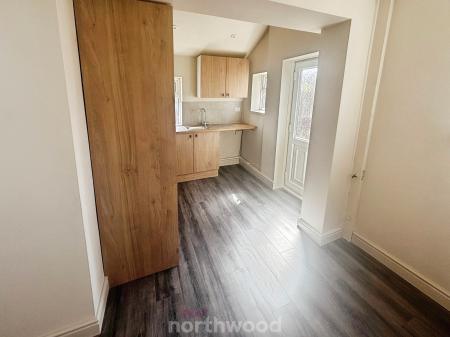 3 bedroom Semi-detached house to let in Windermere Crescent, Kirk Sandall, Doncaster, DN3