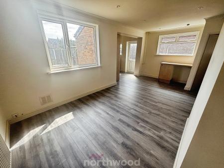 3 bedroom Semi-detached house to let in Windermere Crescent, Kirk Sandall, Doncaster, DN3