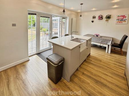 3 bedroom Detached house for sale in Manor Road, Hatfield, Doncaster, DN7
