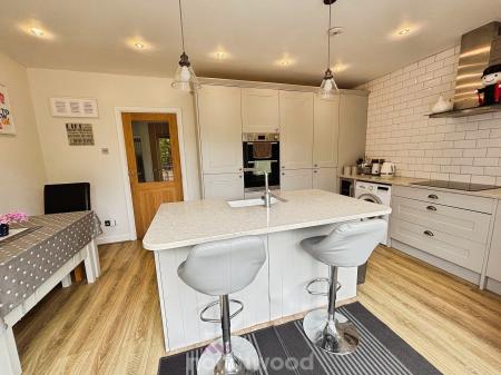 3 bedroom Detached house for sale in Manor Road, Hatfield, Doncaster, DN7