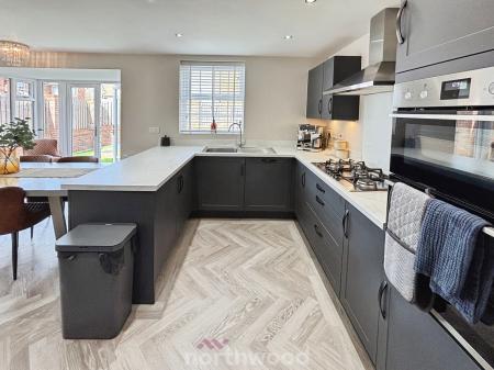 4 bedroom Detached house for sale in Saxon Avenue, Hatfield, Doncaster, DN7