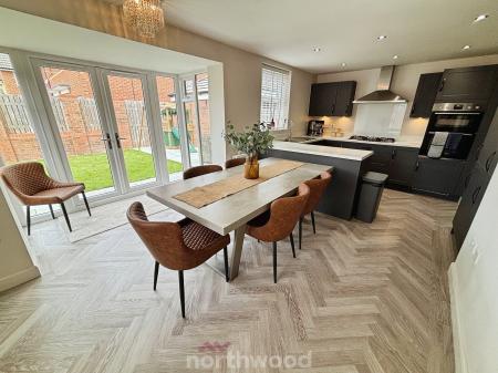 4 bedroom Detached house for sale in Saxon Avenue, Hatfield, Doncaster, DN7