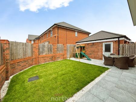 4 bedroom Detached house for sale in Saxon Avenue, Hatfield, Doncaster, DN7
