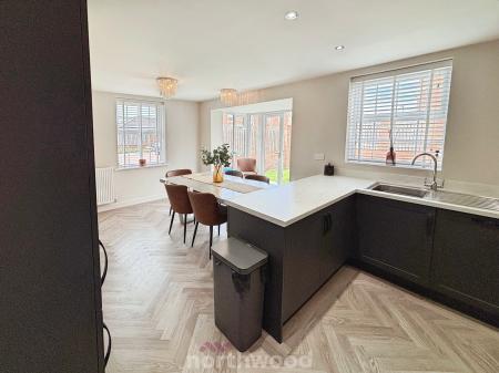4 bedroom Detached house for sale in Saxon Avenue, Hatfield, Doncaster, DN7