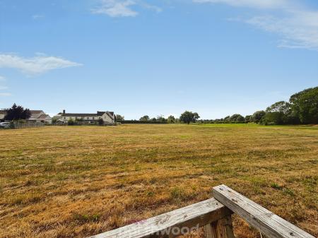 3 bedroom Detached bungalow for sale in West End, Stainforth, Doncaster, DN7