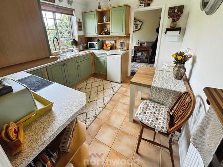 3 bedroom Detached bungalow for sale in West End, Stainforth, Doncaster, DN7