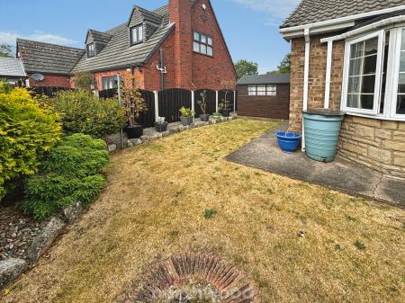 3 bedroom Detached bungalow for sale in West End, Stainforth, Doncaster, DN7