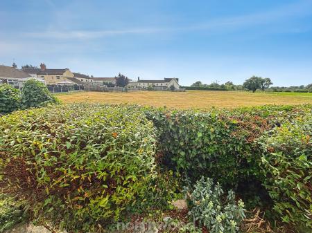 3 bedroom Detached bungalow for sale in West End, Stainforth, Doncaster, DN7