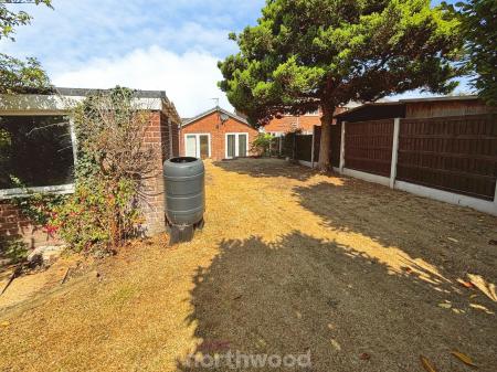 3 bedroom Bungalow for sale in Hoddesdon Crescent, Dunscroft, Doncaster, DN7