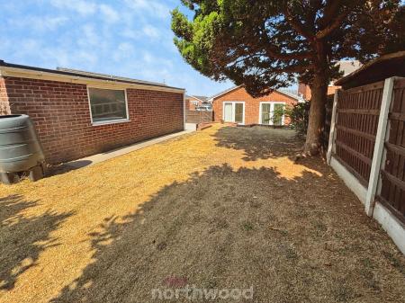 3 bedroom Bungalow for sale in Hoddesdon Crescent, Dunscroft, Doncaster, DN7