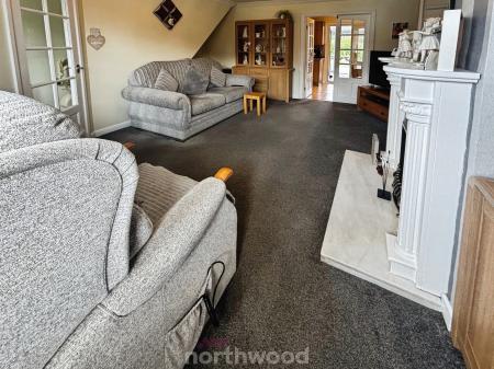 3 bedroom Semi-detached house for sale in Measham Drive, Stainforth, Doncaster, DN7