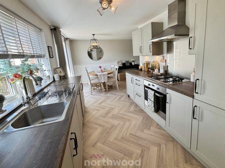 3 bedroom Detached house for sale in Saxon Avenue, Doncaster, DN7
