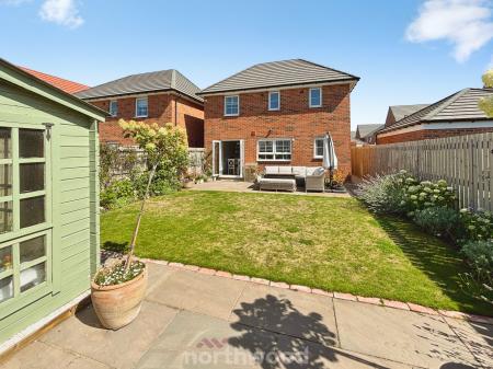 3 bedroom Detached house for sale in Saxon Avenue, Doncaster, DN7