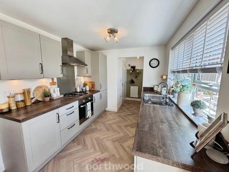 3 bedroom Detached house for sale in Saxon Avenue, Doncaster, DN7