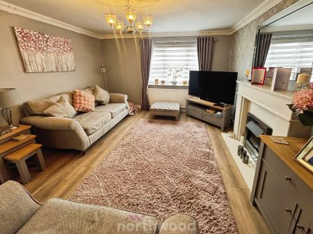 3 bedroom Detached house for sale in Broadwater Drive, Dunscroft, Doncaster, DN7