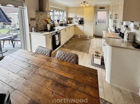 3 bedroom Detached house for sale in Broadwater Drive, Dunscroft, Doncaster, DN7