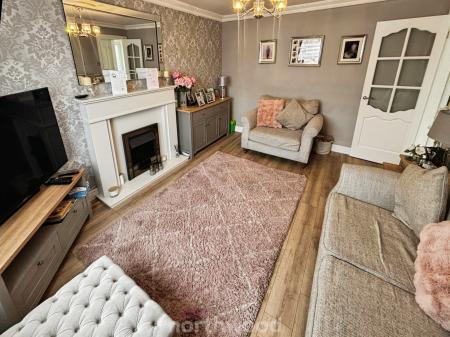 3 bedroom Detached house for sale in Broadwater Drive, Dunscroft, Doncaster, DN7