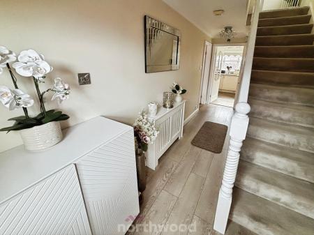 3 bedroom Detached house for sale in Broadwater Drive, Dunscroft, Doncaster, DN7