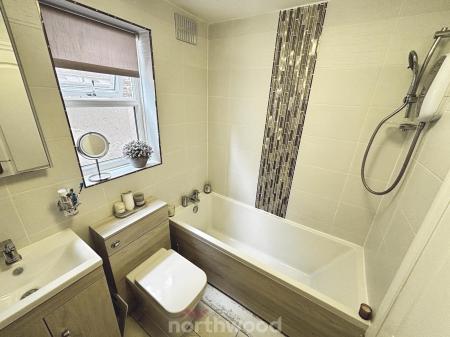 3 bedroom Detached house for sale in Broadwater Drive, Dunscroft, Doncaster, DN7