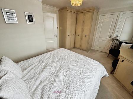 3 bedroom Detached house for sale in Broadwater Drive, Dunscroft, Doncaster, DN7