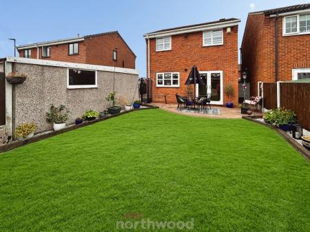 3 bedroom Detached house for sale in Broadwater Drive, Dunscroft, Doncaster, DN7
