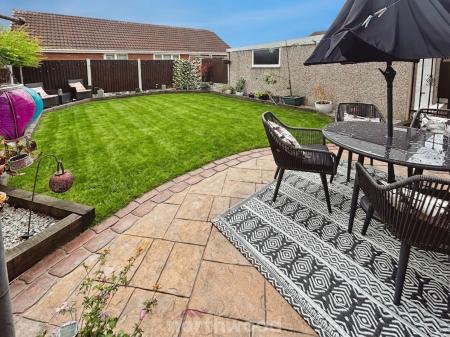 3 bedroom Detached house for sale in Broadwater Drive, Dunscroft, Doncaster, DN7