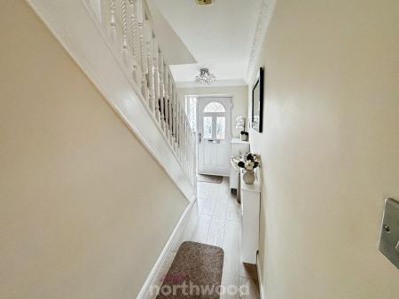 3 bedroom Detached house for sale in Broadwater Drive, Dunscroft, Doncaster, DN7