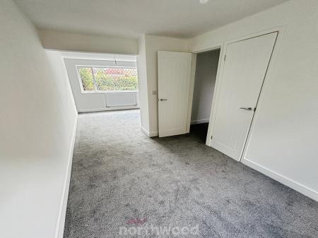 4 bedroom Detached house to let in Roseberry Avenue, Hatfield, Doncaster, DN7