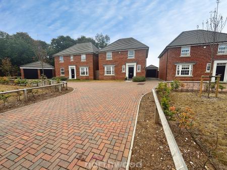 4 bedroom Detached house for sale in Woodland Crescent, Hatfield, Doncaster, DN7