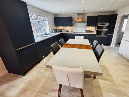4 bedroom Detached house for sale in Woodland Crescent, Hatfield, Doncaster, DN7