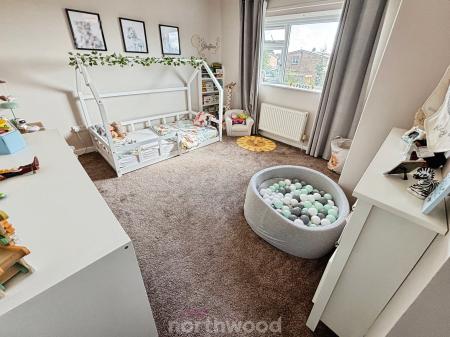 3 bedroom Semi-detached house for sale in Ingram Crescent, Dunscroft, Doncaster, DN7