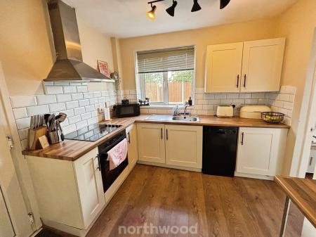 3 bedroom Semi-detached house for sale in Ingram Crescent, Dunscroft, Doncaster, DN7