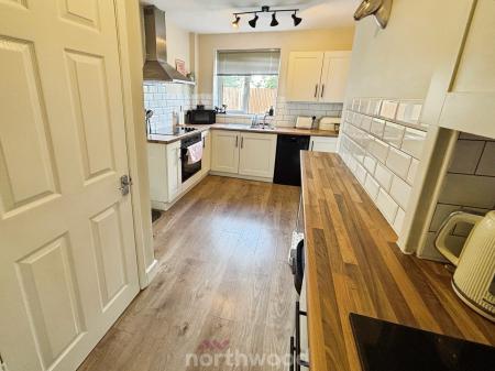 3 bedroom Semi-detached house for sale in Ingram Crescent, Dunscroft, Doncaster, DN7