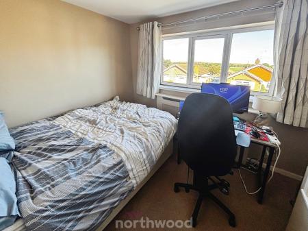 2 bedroom Semi-detached house for sale in Victoria Avenue, Hatfield, Doncaster, DN7