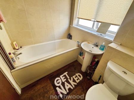 2 bedroom Semi-detached house for sale in Victoria Avenue, Hatfield, Doncaster, DN7